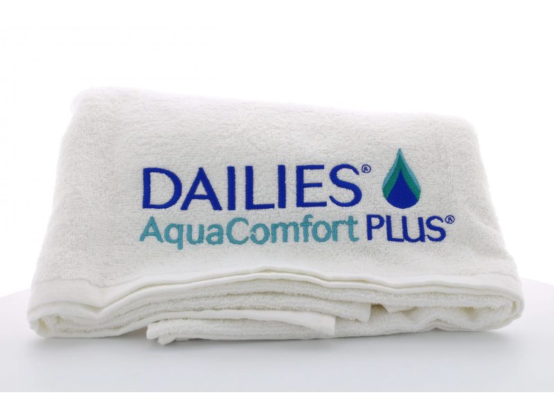 Dailies AquaComfort Plus white wipes